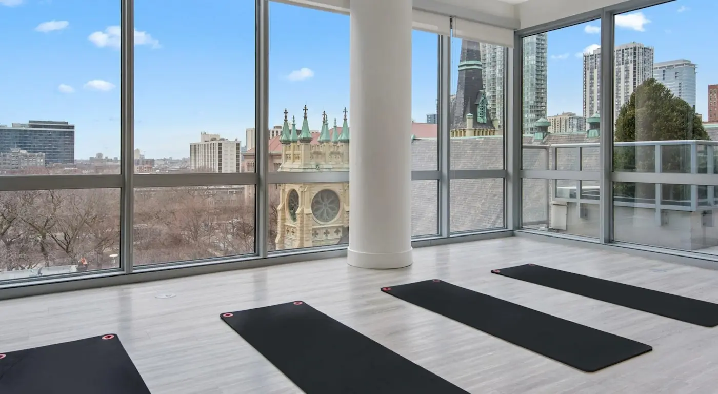 Group of professionals enjoying a luxury furnished corporate apartment in Downtown Chicago.